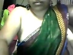 40yr old Killer Desi Aunty Dances and Plays on Webcam