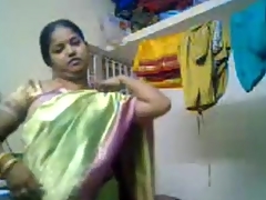 Tamil chick stripping to disclose her jug